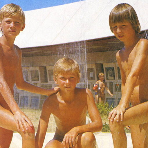 Family nudism in Australian