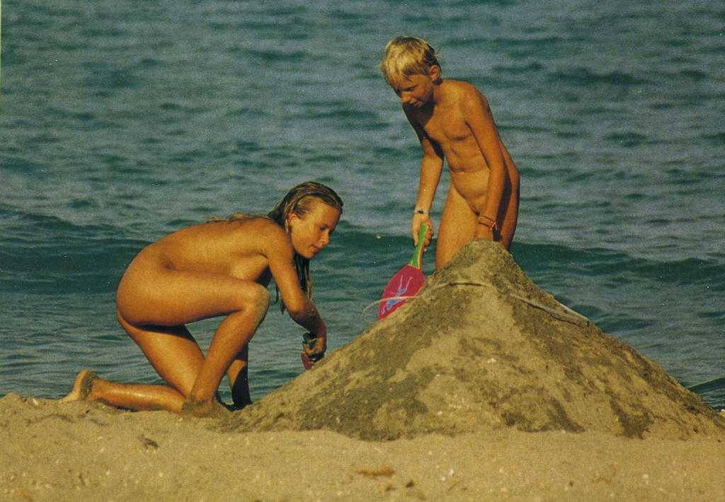 Sand becomes an art for nudists
